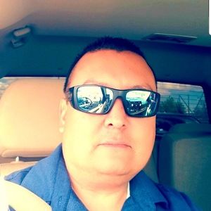 Meet your Posher, Carlos